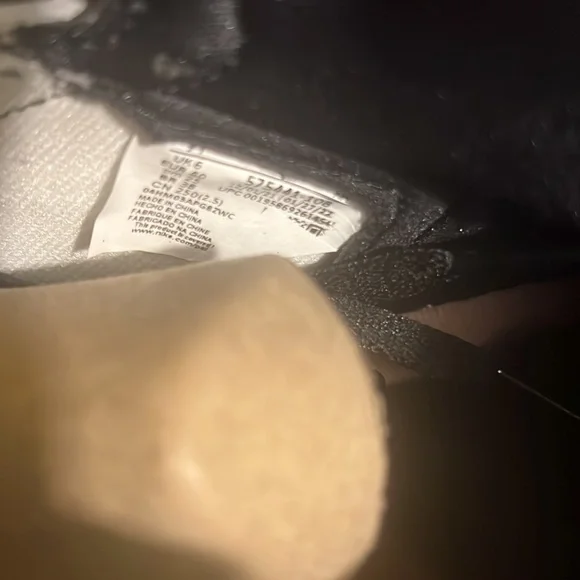 BRAND NEW MENS RETRO JORDAN 1s SIZE 7Y NWT - Picture 8 of 12